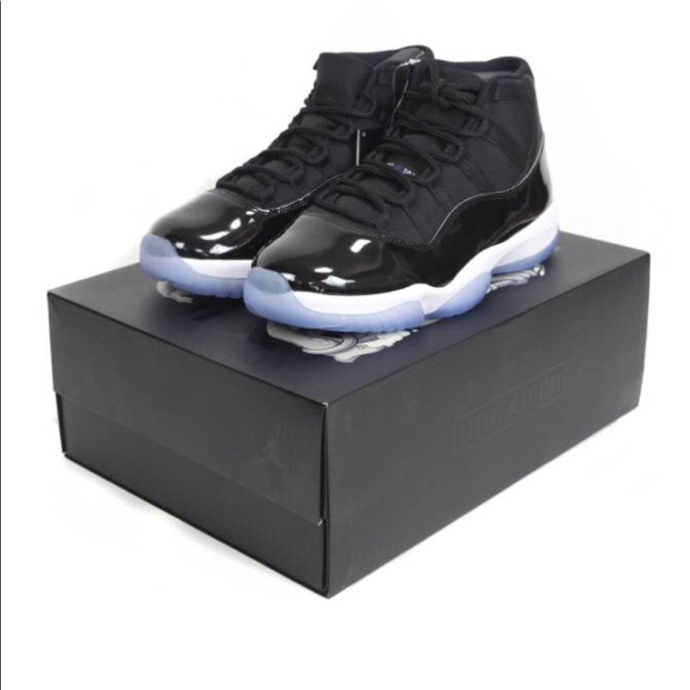Air Jordan 11 Retro “space jam” 2016